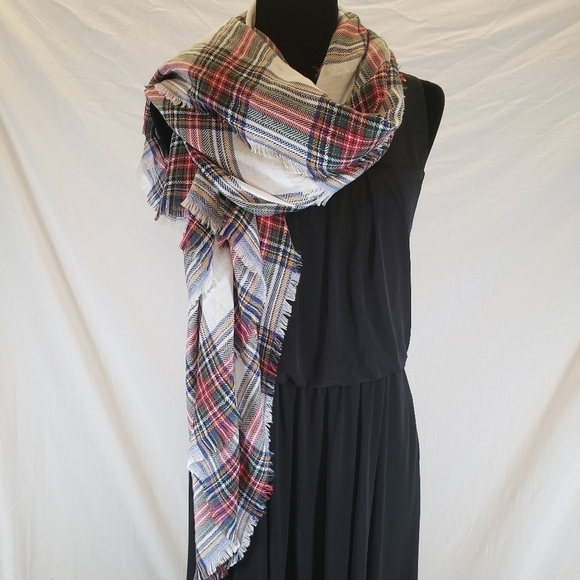 Maurices Red Multicolored Shawl With Fringes 52 X 52 - Picture 3 of 10